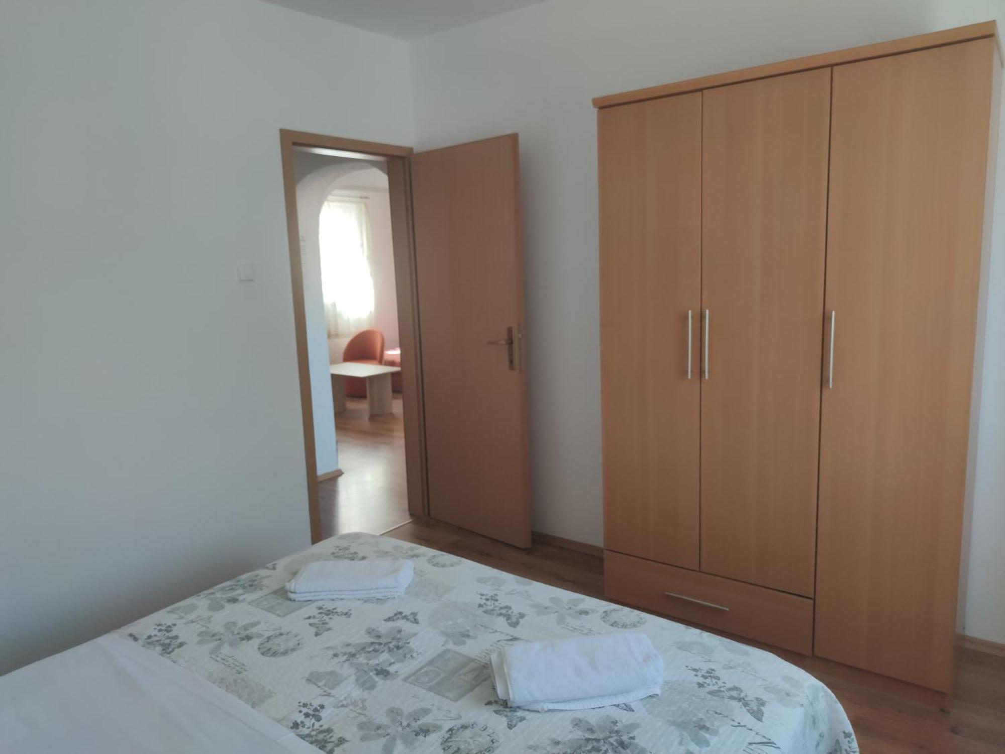 קרק Apartments Dijana מראה חיצוני תמונה