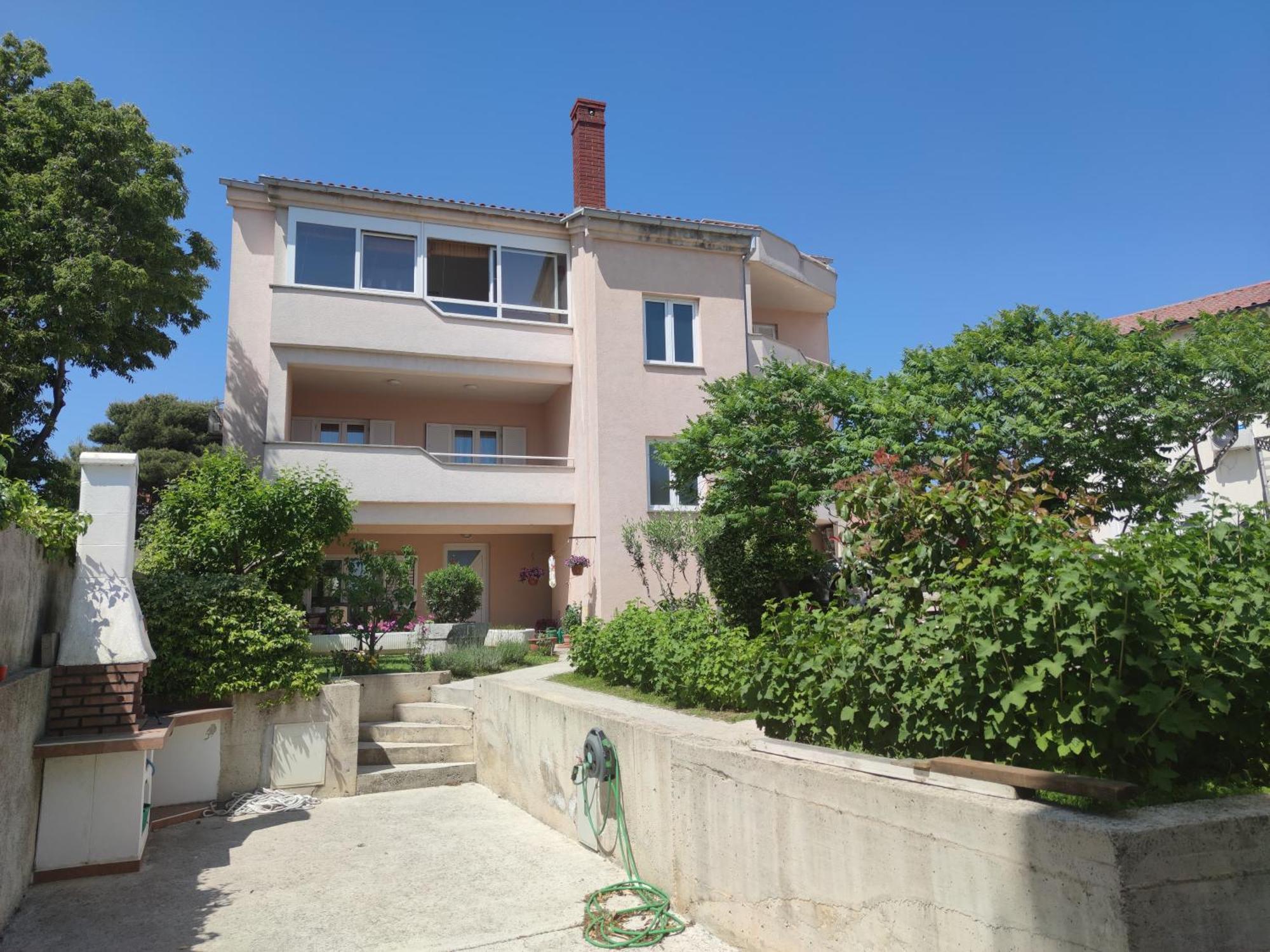 קרק Apartments Dijana מראה חיצוני תמונה