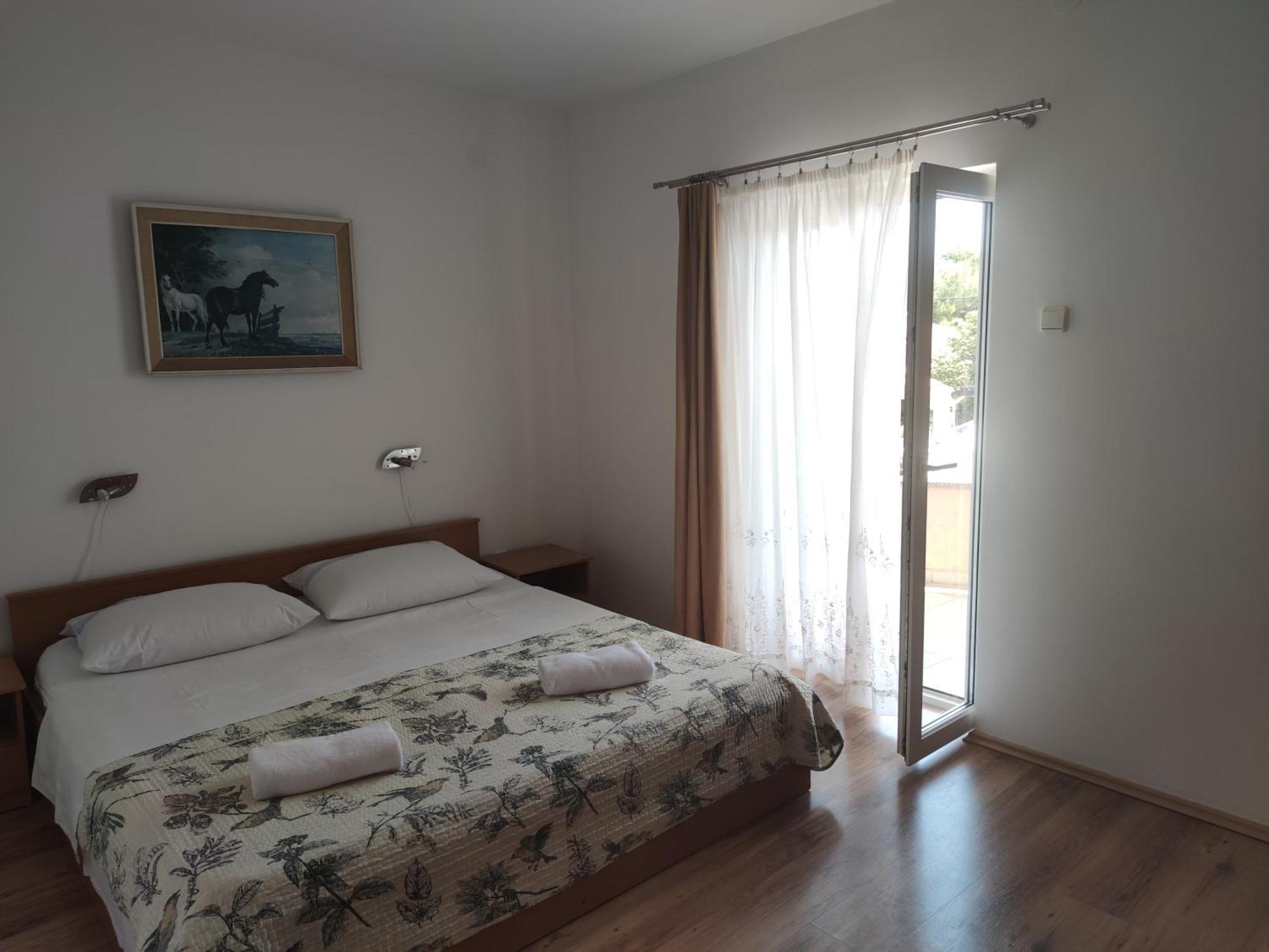 קרק Apartments Dijana מראה חיצוני תמונה