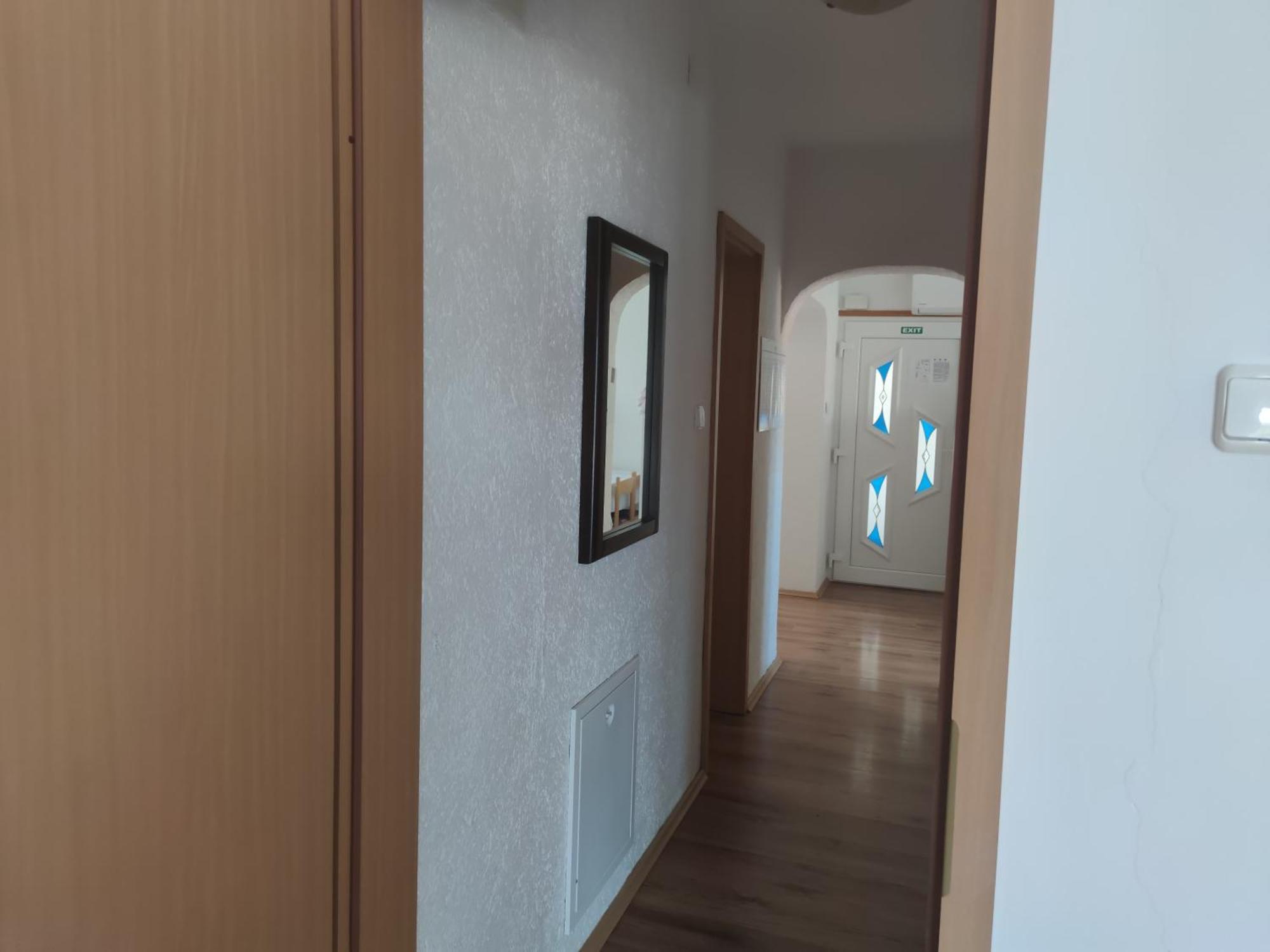 קרק Apartments Dijana מראה חיצוני תמונה