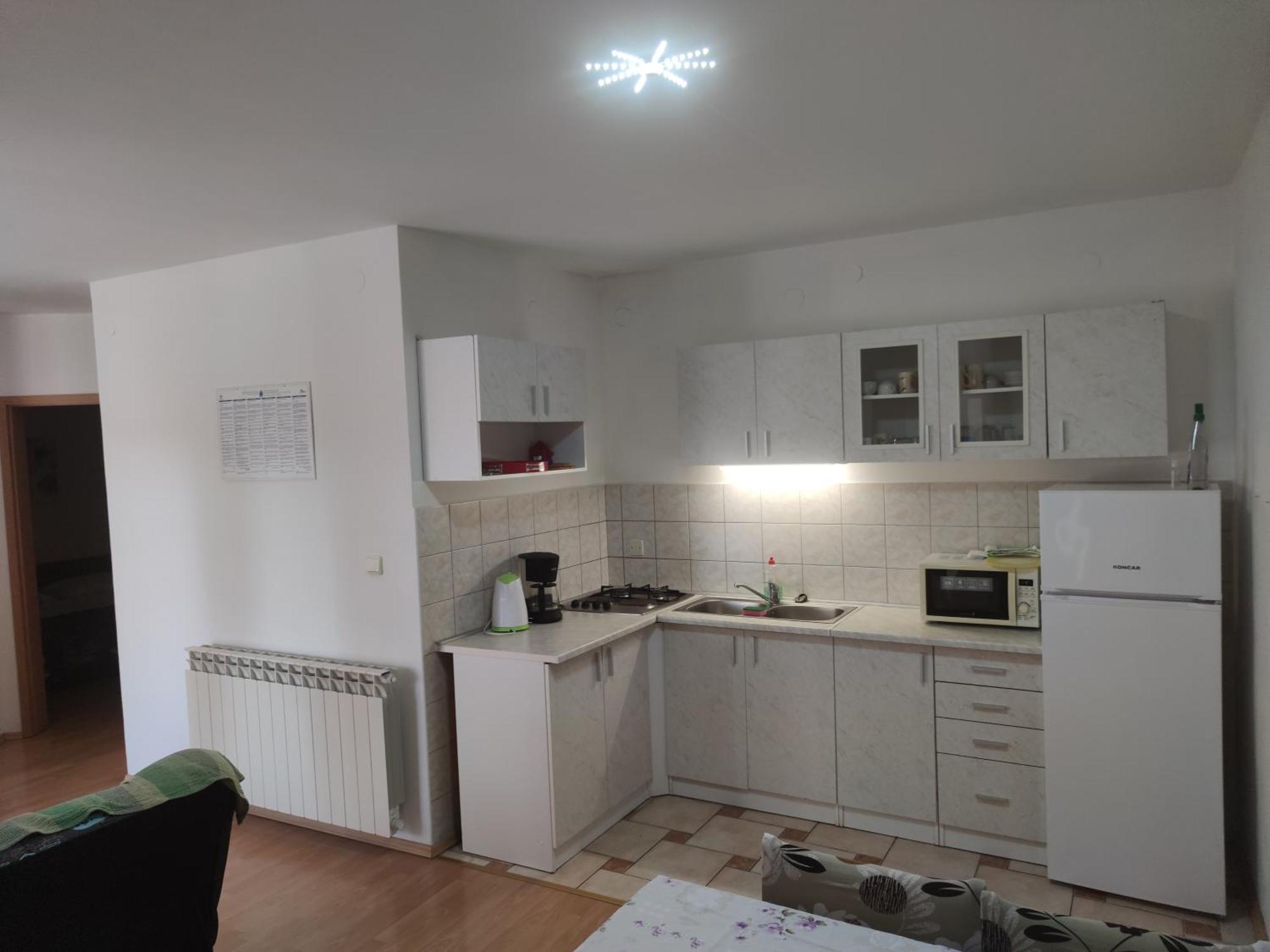 קרק Apartments Dijana מראה חיצוני תמונה